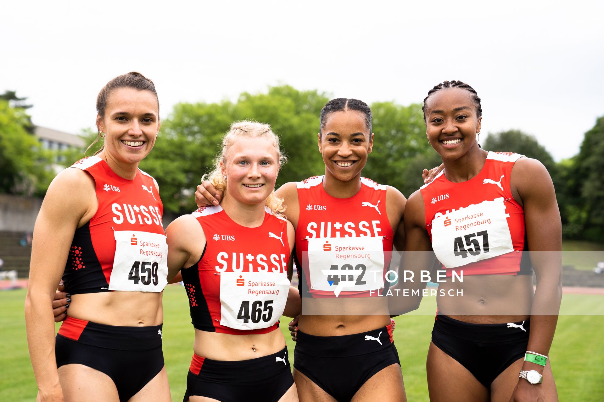 Die 4x100m Staffel der Schweiz: Riccarda Dietsche (SUI), Cynthia Reinle (SUI), Salome Kora (SUI), Sarah Atcho (SUI) am 03.06.2022 waehrend der Sparkassen Gala in Regensburg